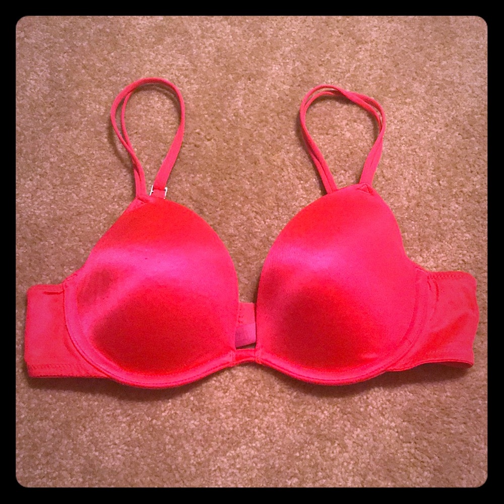 Victoria’s Secret Heartbreaker Plunge Bra